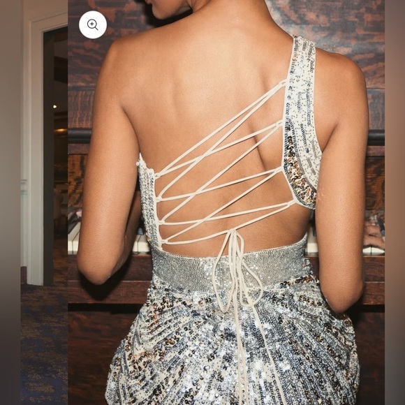 MAC DUGGAL
Silver Sequined One Shoulder Draped Lace Up Gown size 8 NWT - Picture 3 of 12